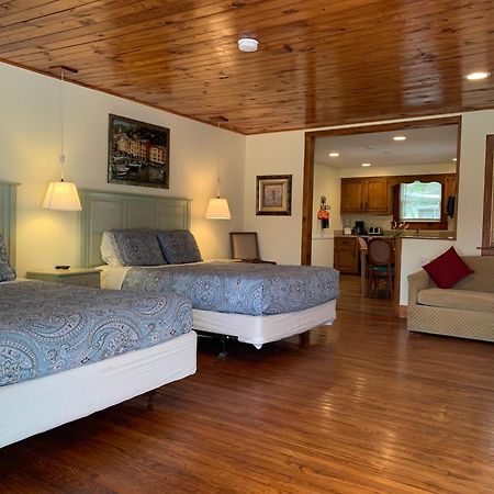 Cape Pines Motel Buxton Esterno foto