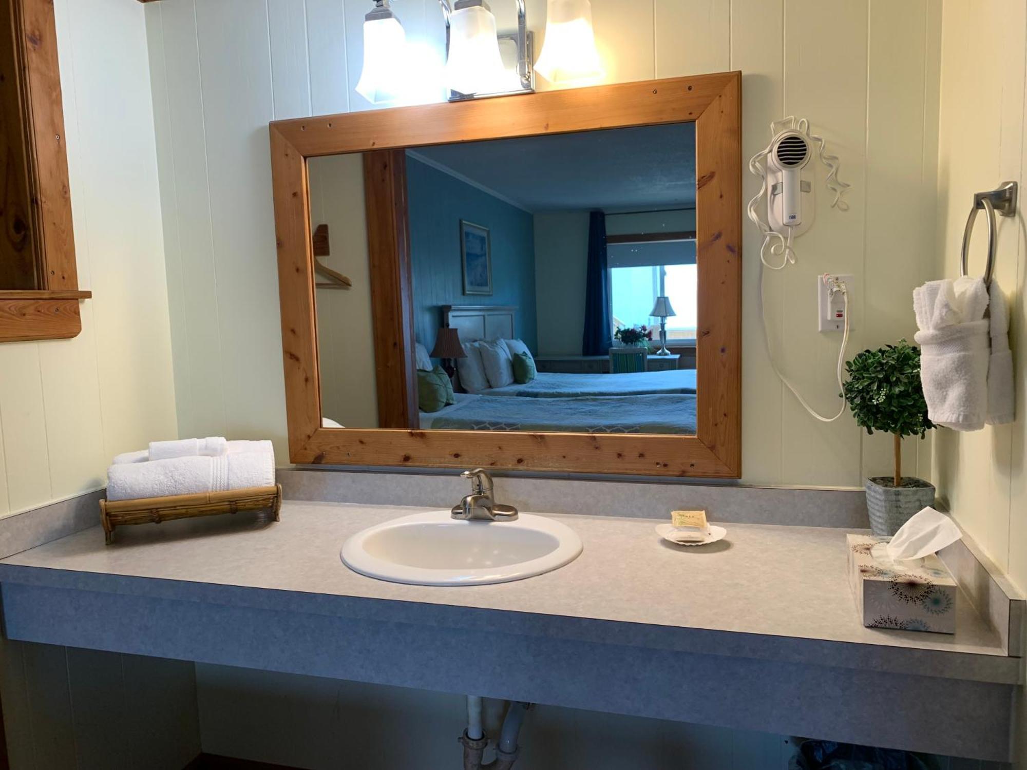 Cape Pines Motel Buxton Esterno foto