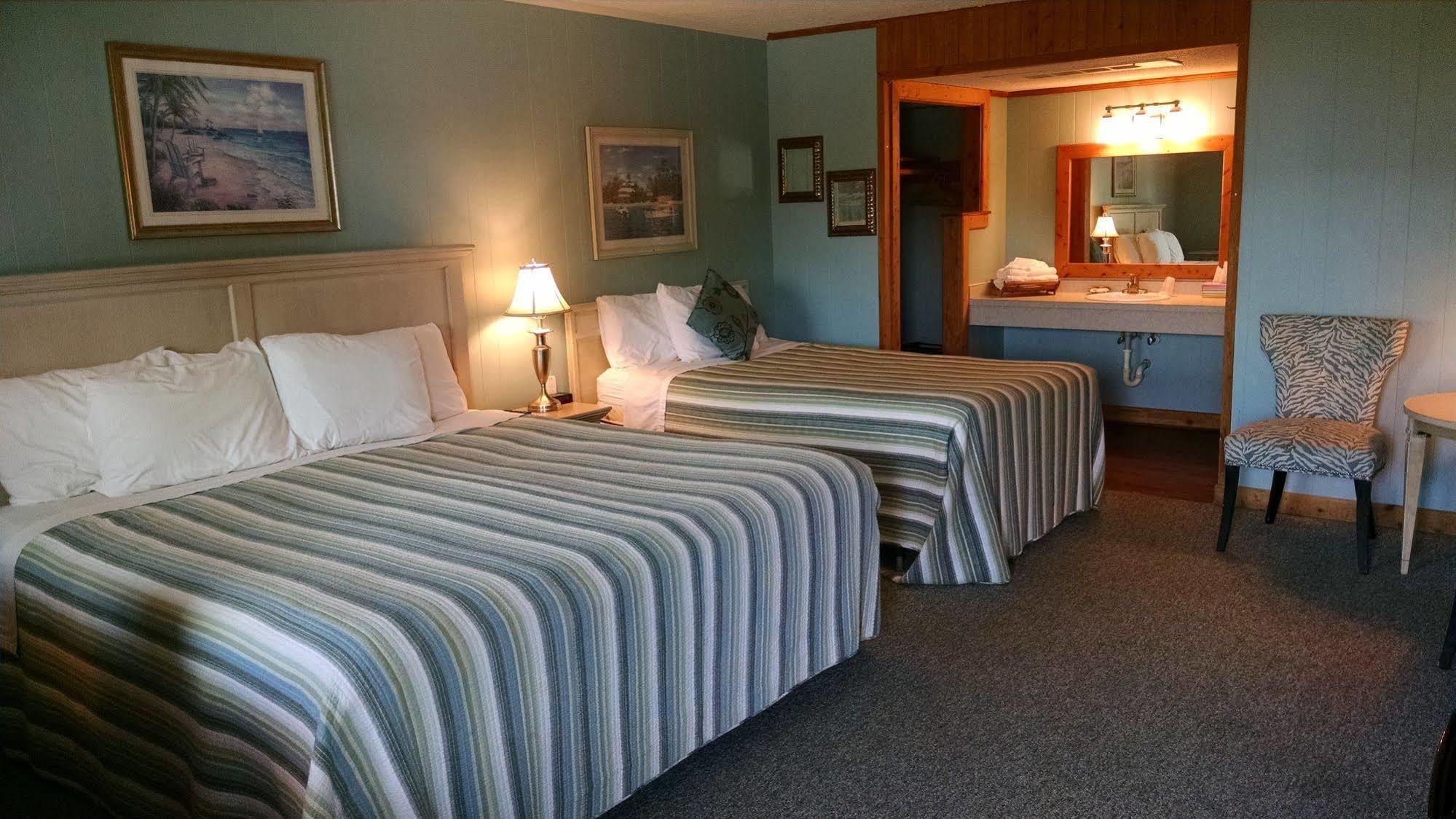 Cape Pines Motel Buxton Esterno foto