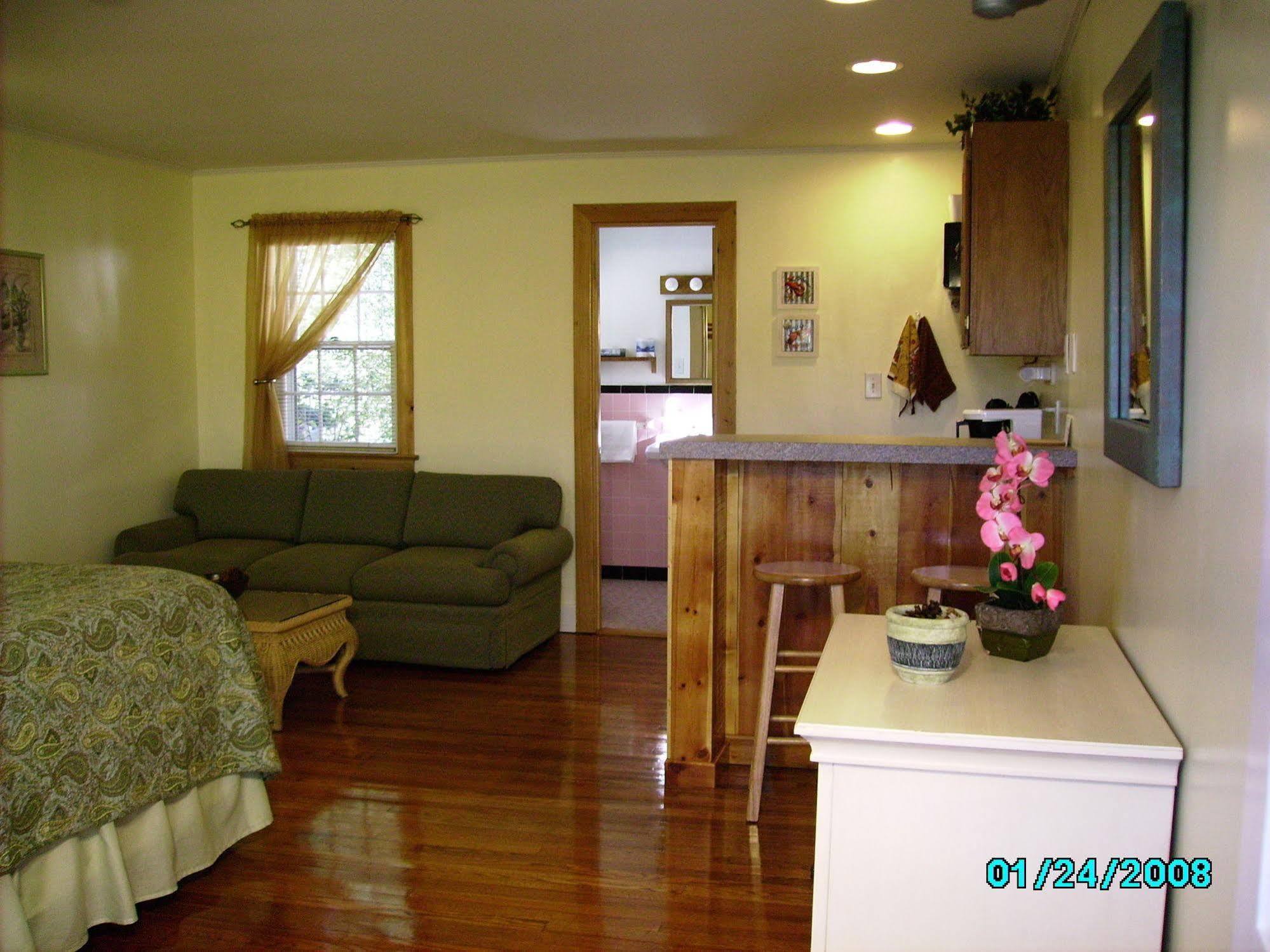 Cape Pines Motel Buxton Esterno foto