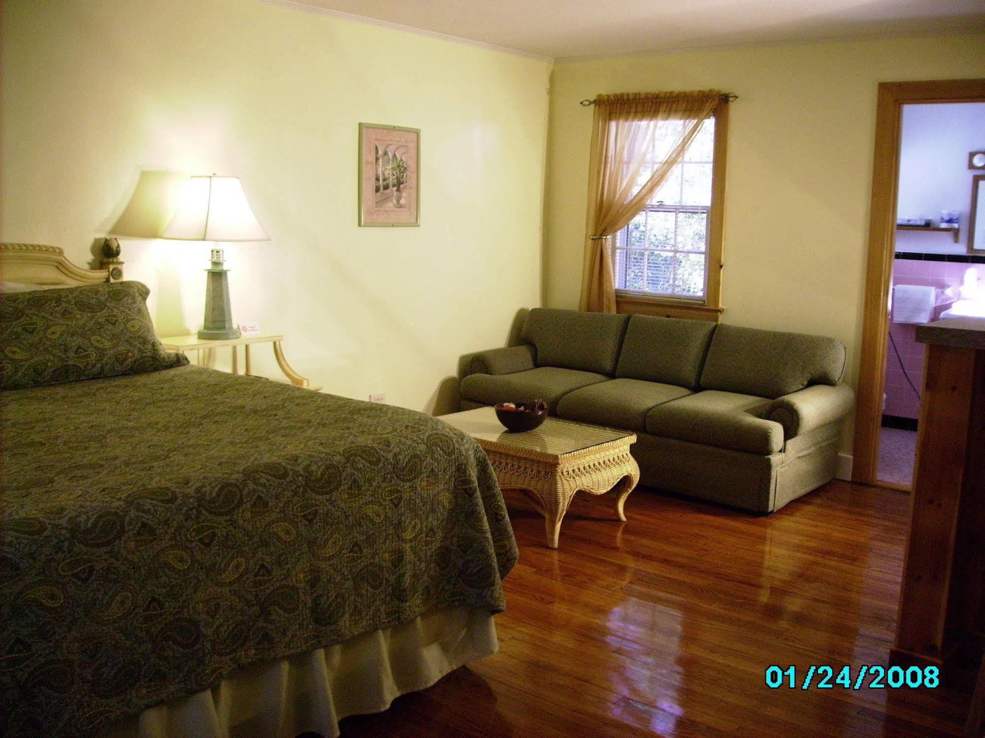 Cape Pines Motel Buxton Esterno foto