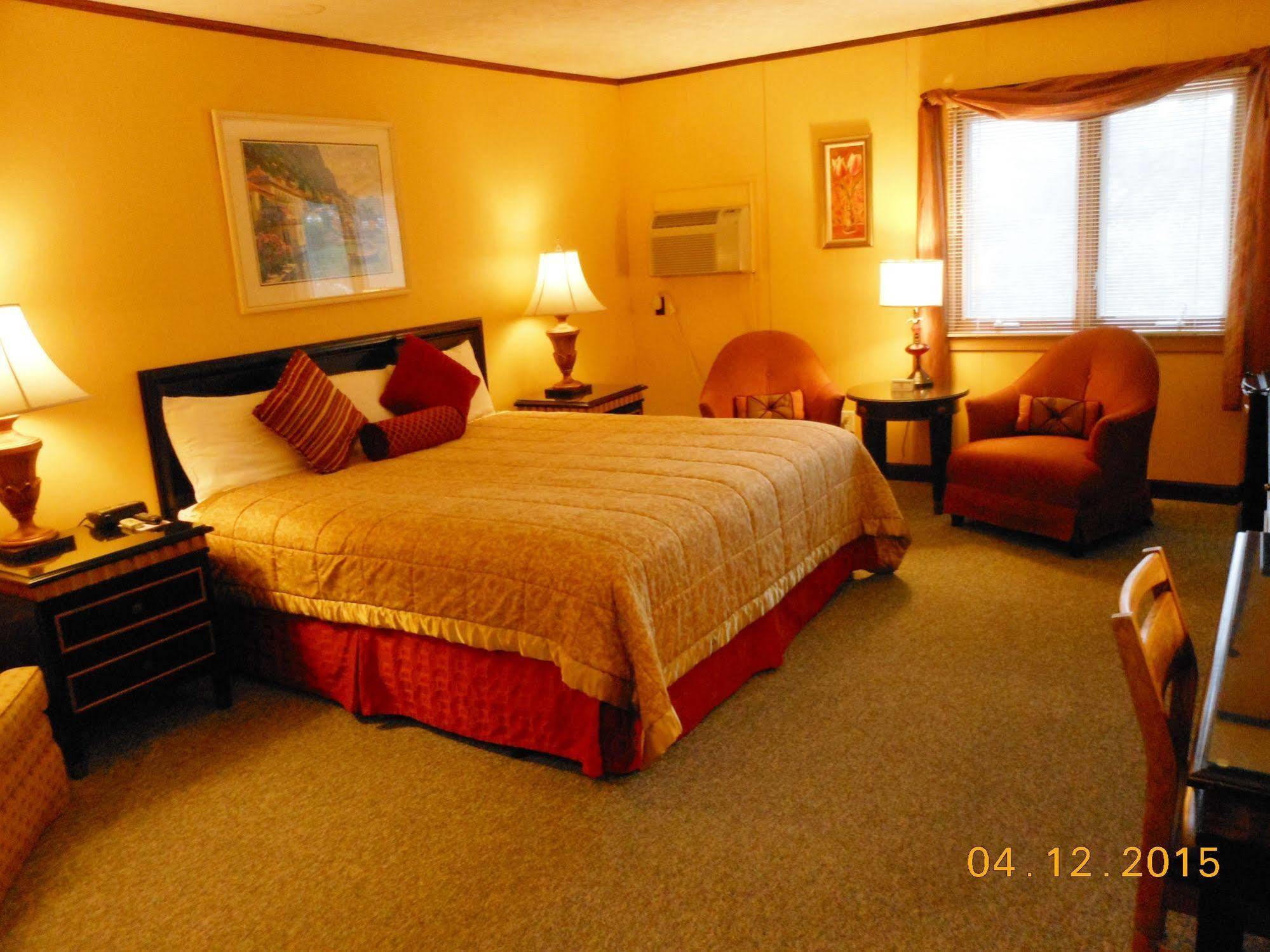 Cape Pines Motel Buxton Esterno foto